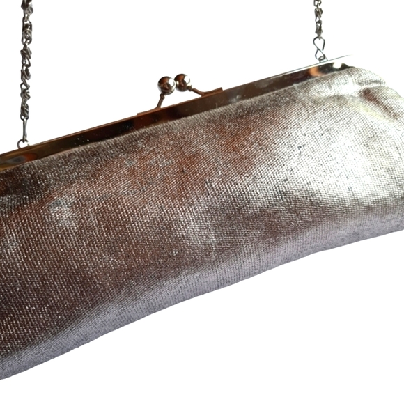 Jendi Silver Shimmer Button Beaded Bag Clutch - Picture 3 of 13